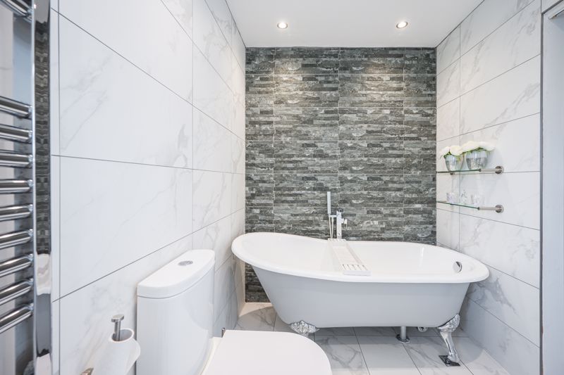 En-Suite- click for photo gallery